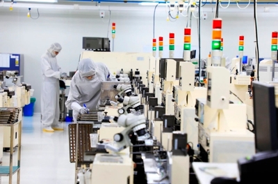 2024高区足迹 以“小巨人”撬动“大发展”，中小企业新材料研发攀高向新